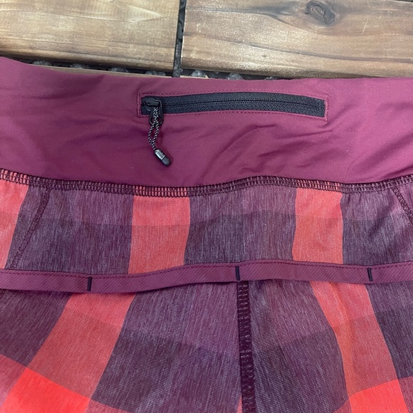 Lululemon Run 2-way Stretch Speed Short Size 6 - Picture 9 of 14